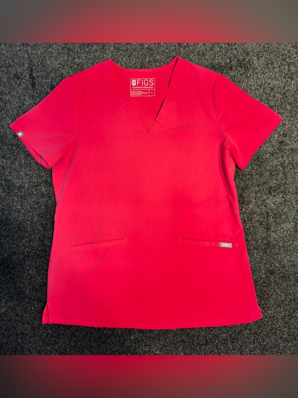 FIGS Technical Collection Women’s Small Pink V-Neck Scrub Top 2 Pocket